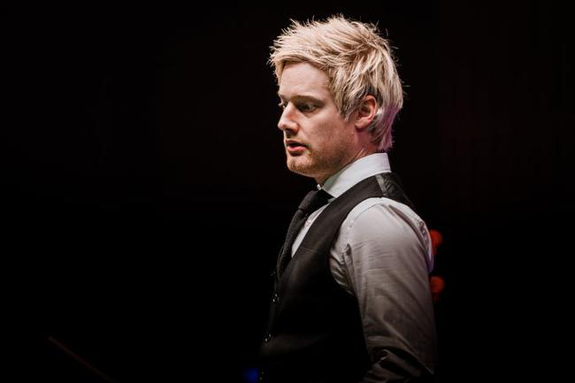 冠中冠：羅伯遜擊敗丁俊暉晉級4強，賽季破百數達22桿強勢領先！